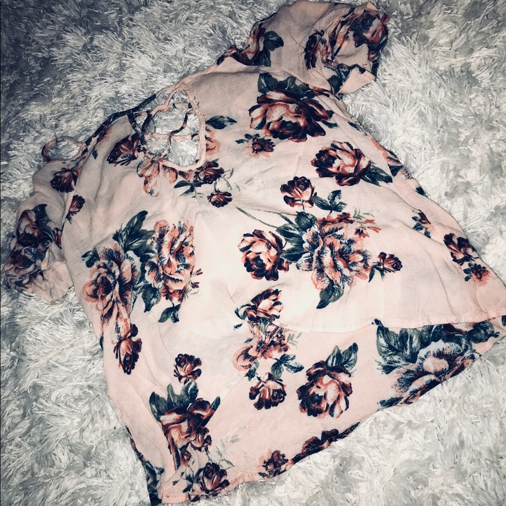 crop top floral shirt
